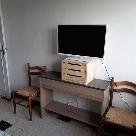 Chambre B1 Dans Un Appartement En Colocation Marseille Luaran gambar