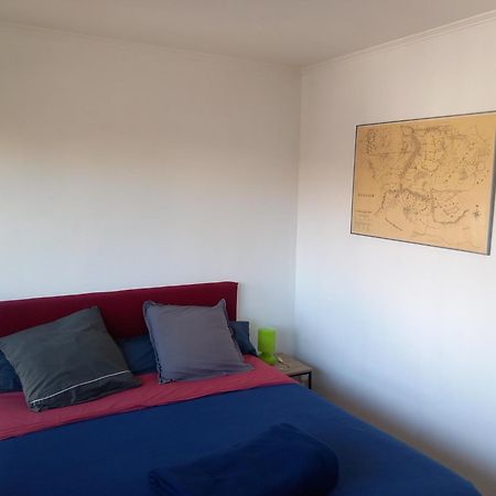 Chambre B1 Dans Un Appartement En Colocation Marseille Luaran gambar